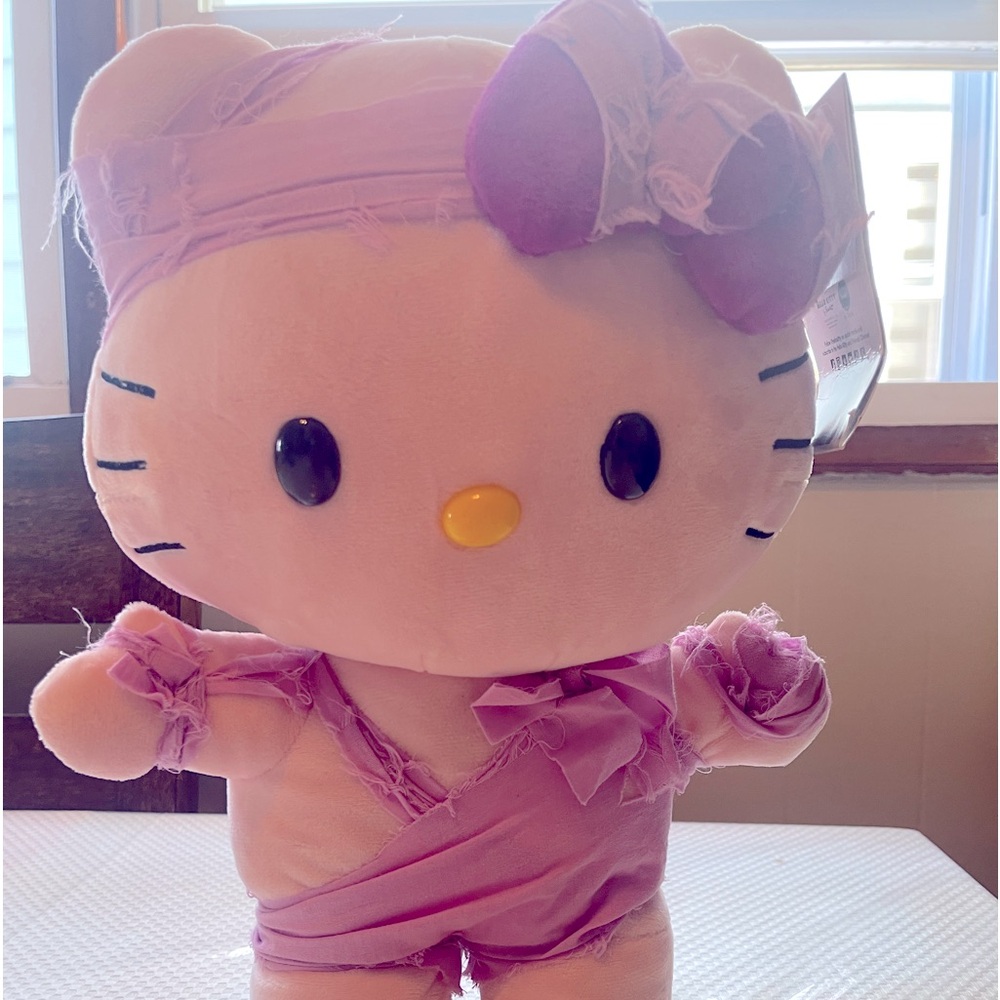 Hello kitty mummy